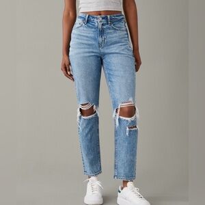 American Eagle Outfitters Striged Ripped Mom-Jean (current)